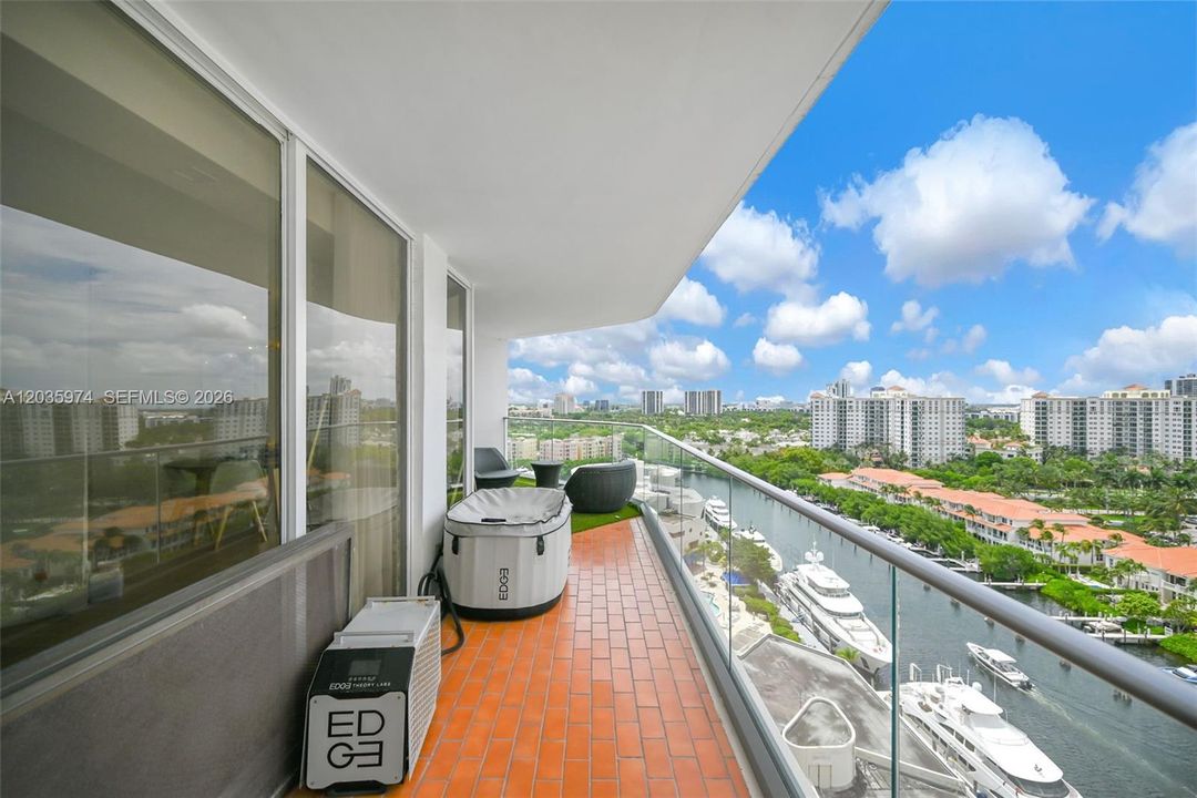 В аренду: $4,500 (2 спален, 2 ванн, 1522 Квадратных фут)