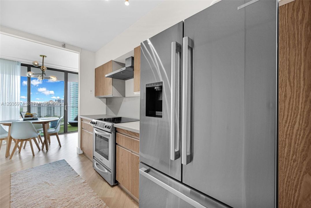 В аренду: $4,500 (2 спален, 2 ванн, 1522 Квадратных фут)