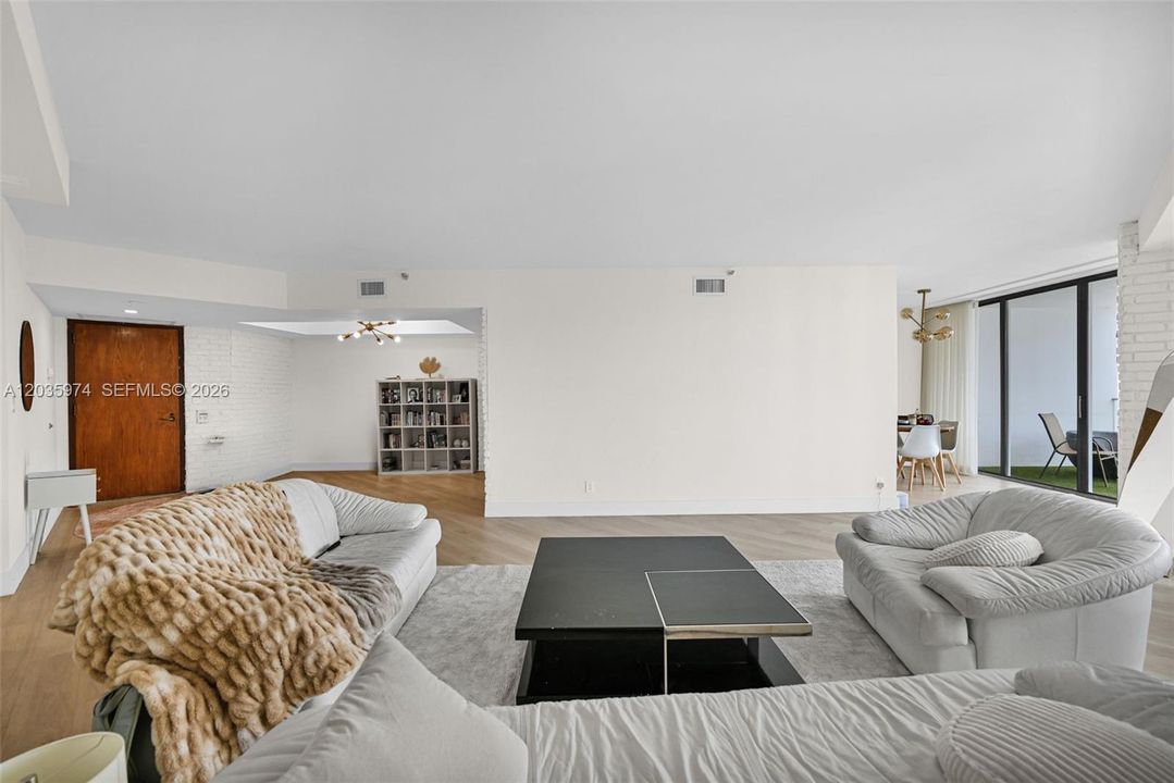 В аренду: $4,500 (2 спален, 2 ванн, 1522 Квадратных фут)