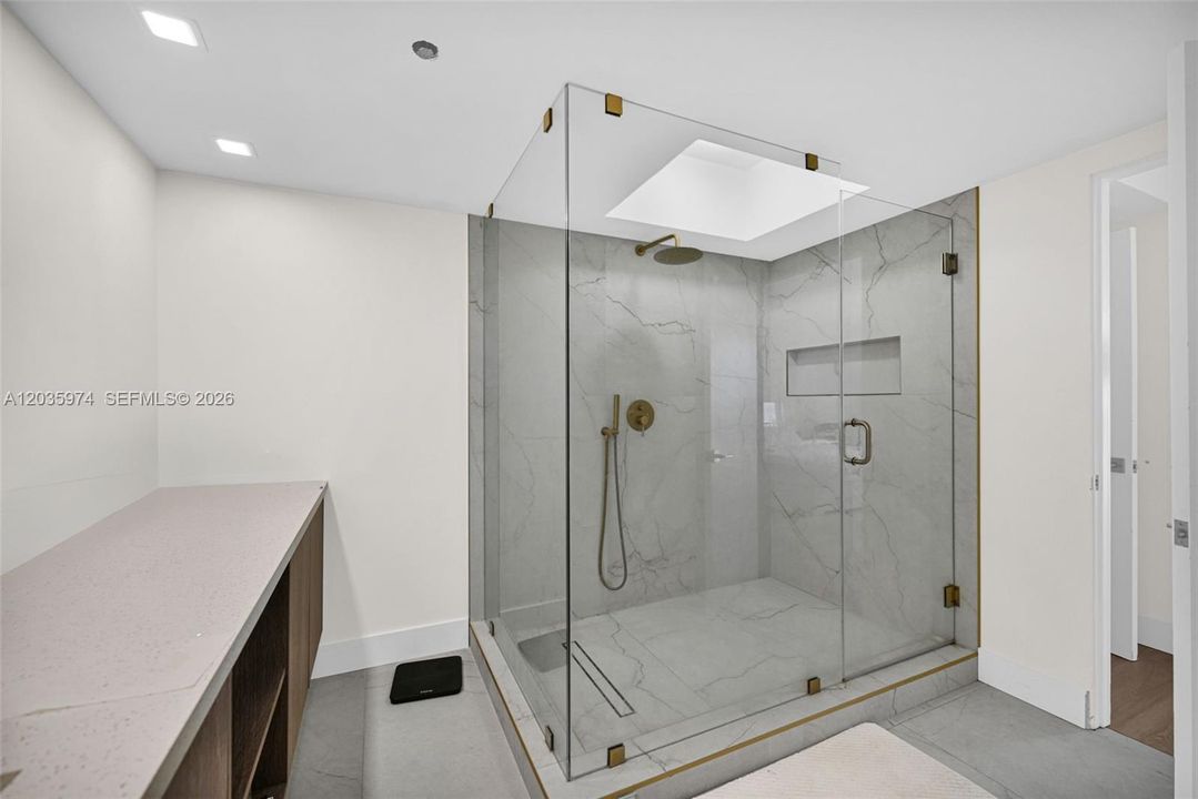 В аренду: $4,500 (2 спален, 2 ванн, 1522 Квадратных фут)