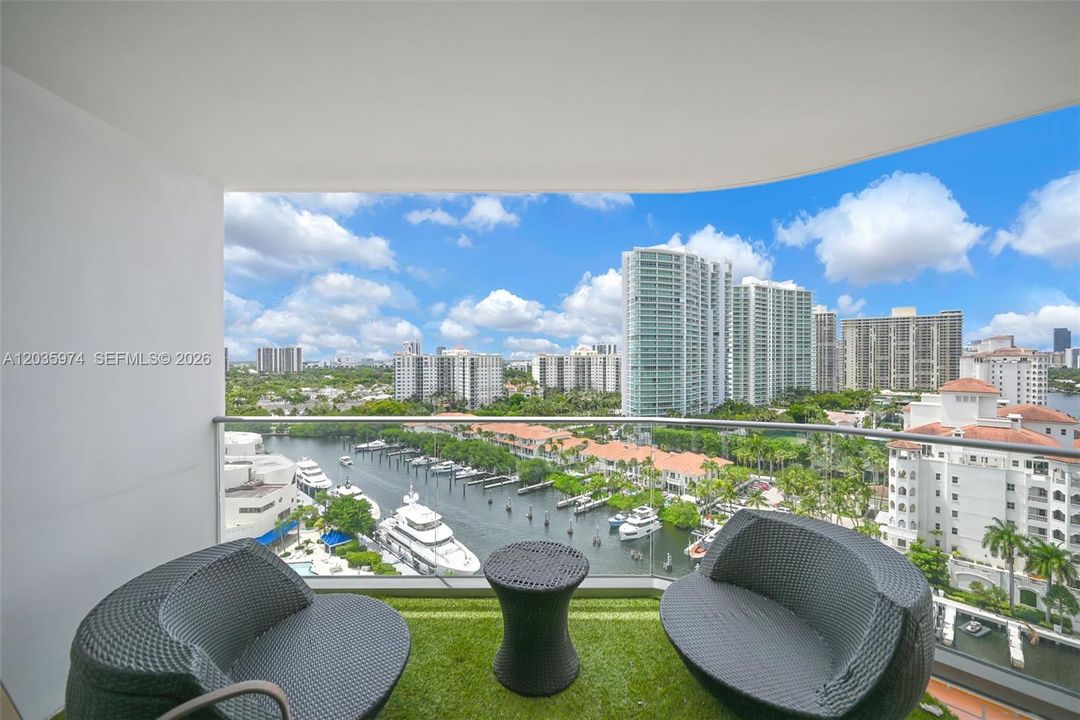 В аренду: $4,500 (2 спален, 2 ванн, 1522 Квадратных фут)