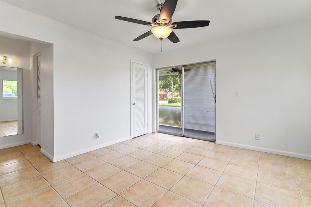 13 bedroom 01
