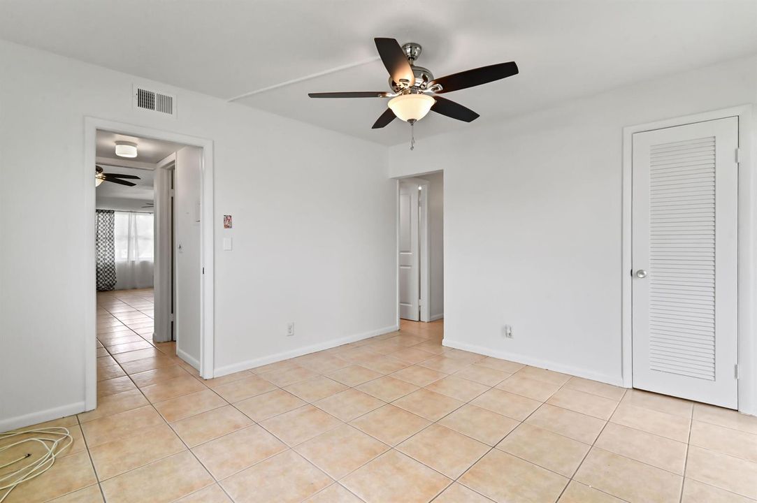 14 bedroom 02