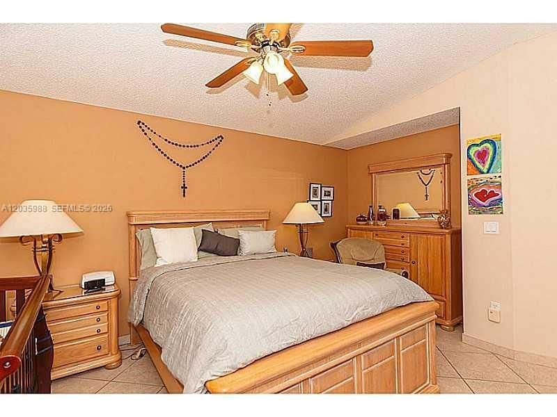 В аренду: $4,000 (4 спален, 3 ванн, 1585 Квадратных фут)