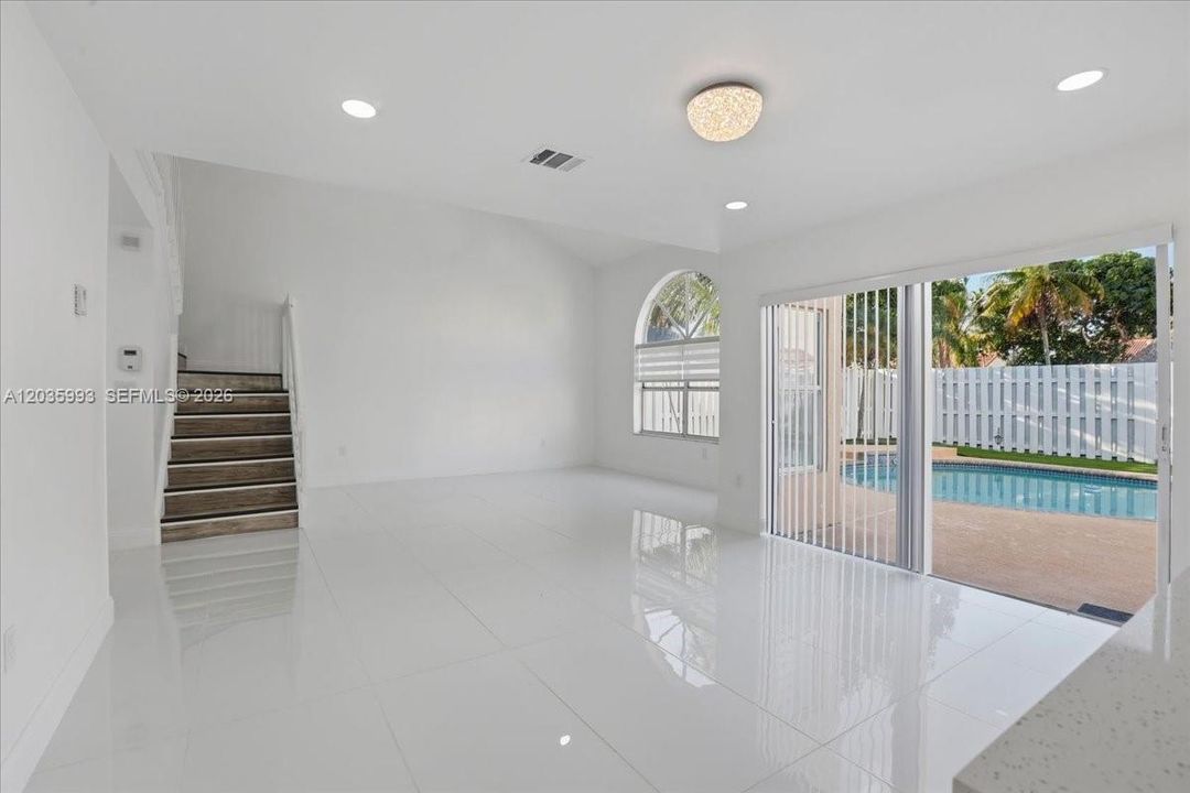 En Venta: $679,900 (4 camas, 2 baños, 1847 Pies cuadrados)