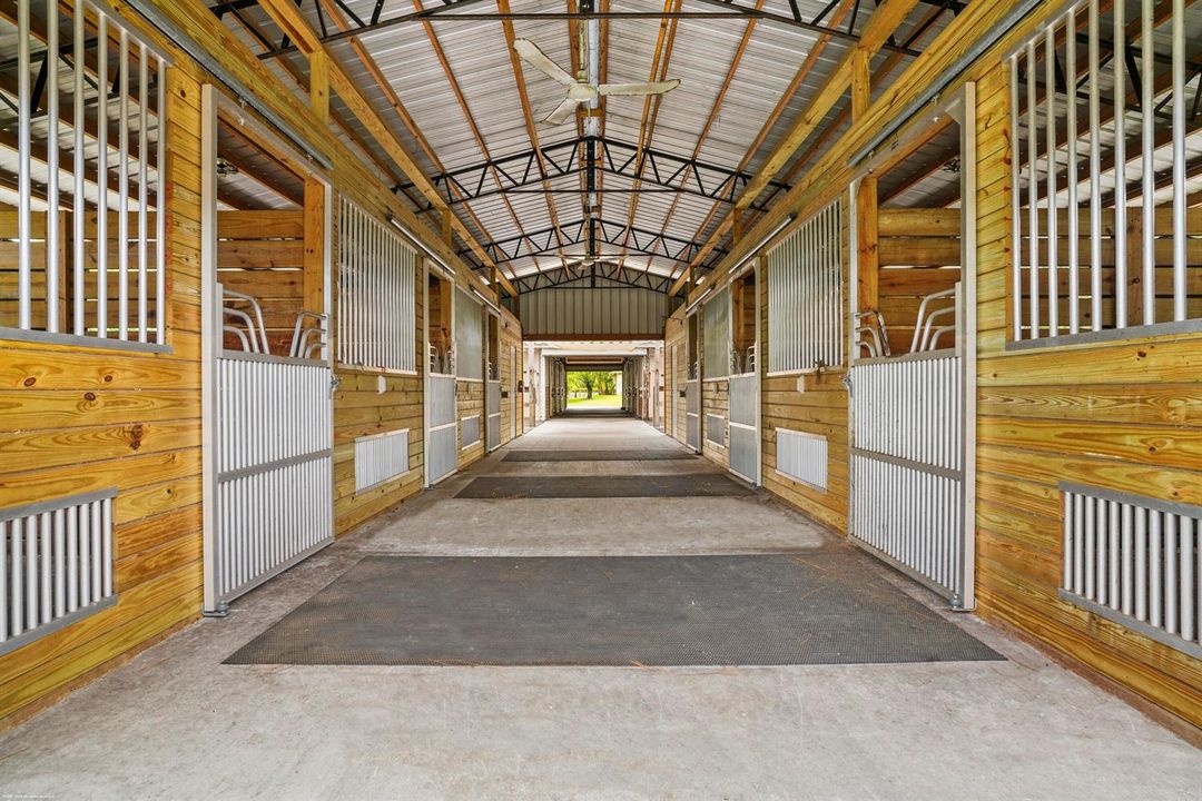 Center Isle Barn #2