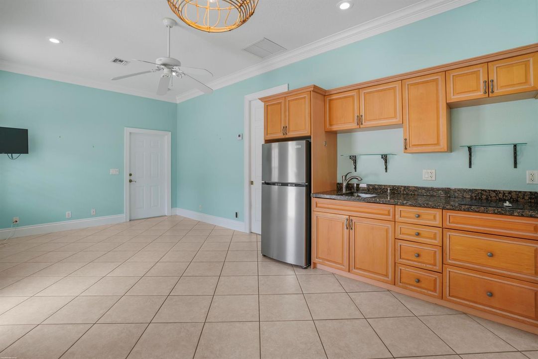 Guest House Kitchenette