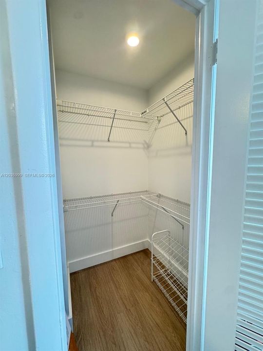 В аренду: $1,900 (2 спален, 2 ванн, 850 Квадратных фут)