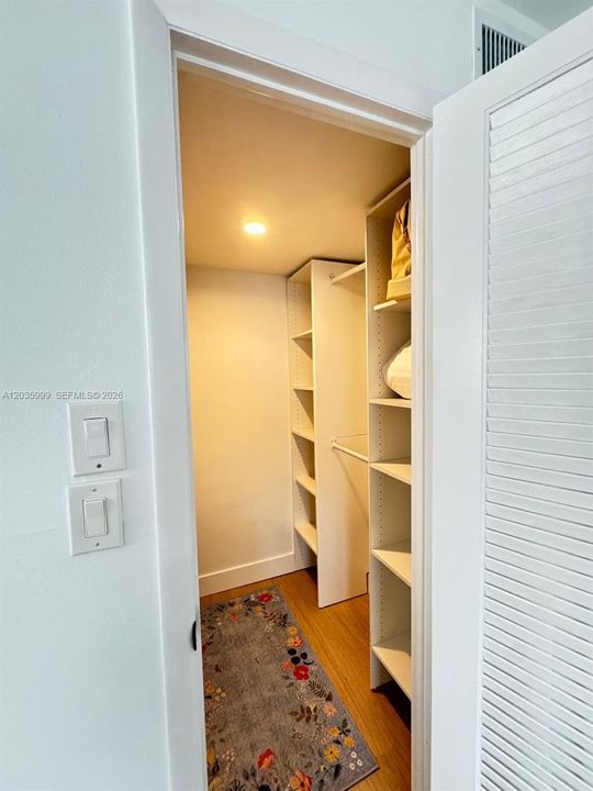 В аренду: $1,900 (2 спален, 2 ванн, 850 Квадратных фут)