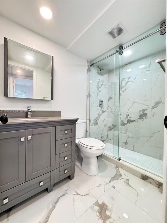 В аренду: $1,900 (2 спален, 2 ванн, 850 Квадратных фут)