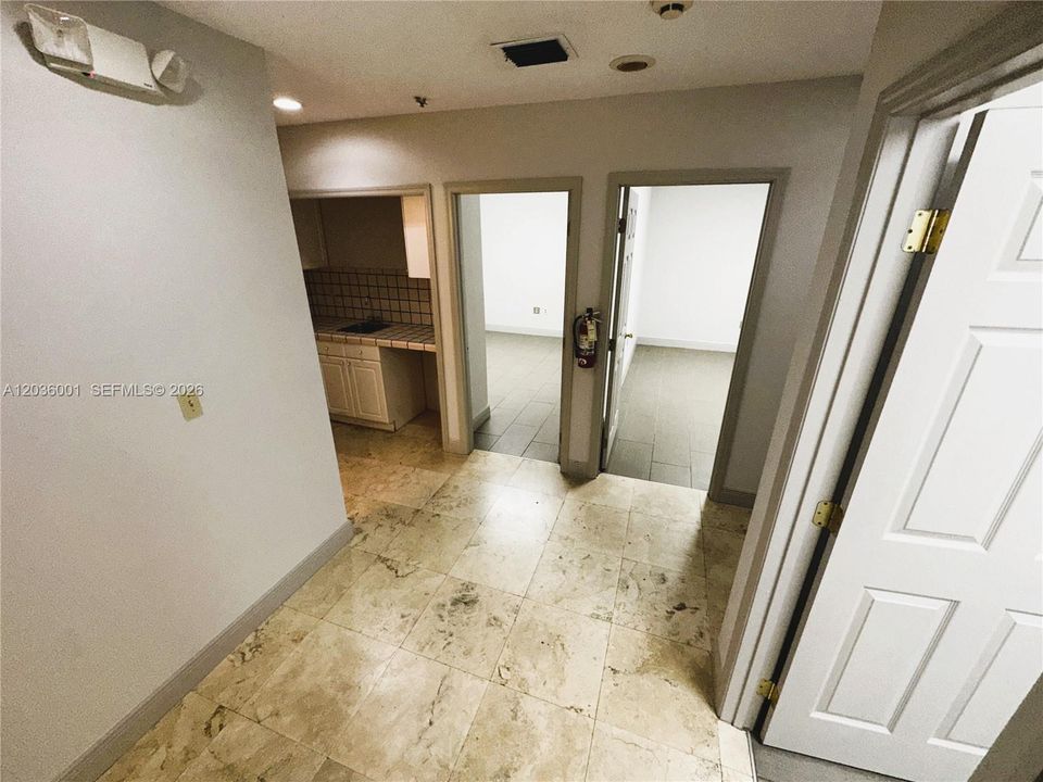 В аренду: $6,500 (0 спален, 0 ванн, 0 Квадратных фут)
