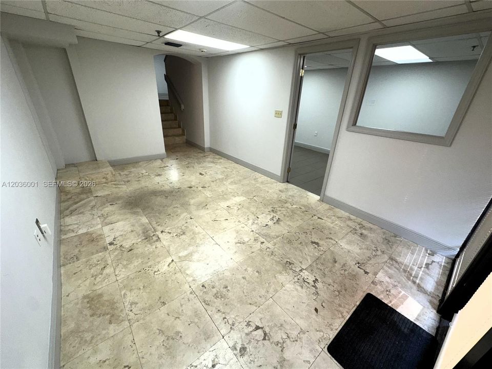 В аренду: $6,500 (0 спален, 0 ванн, 0 Квадратных фут)