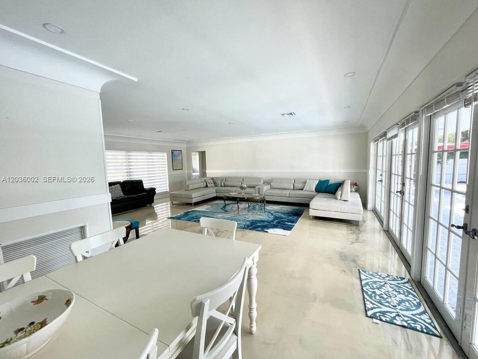 For Rent: $7,499 (4 beds, 3 baths, 2830 Square Feet)