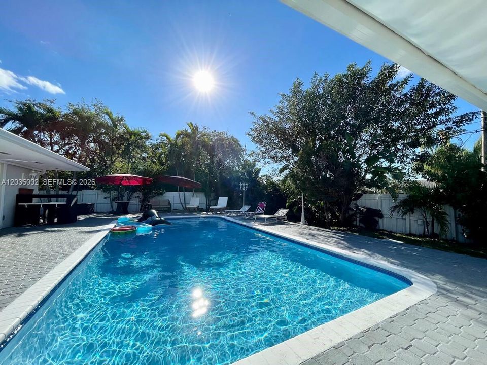 For Rent: $7,499 (4 beds, 3 baths, 2830 Square Feet)
