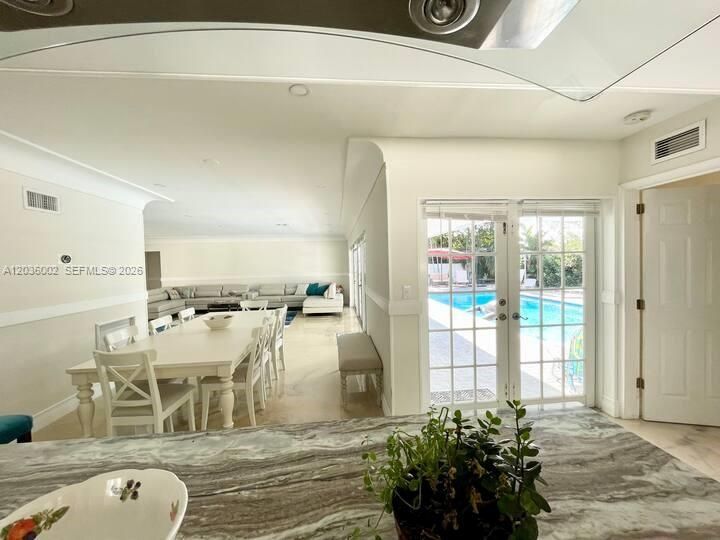 For Rent: $7,499 (4 beds, 3 baths, 2830 Square Feet)