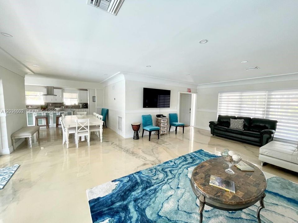 For Rent: $7,499 (4 beds, 3 baths, 2830 Square Feet)