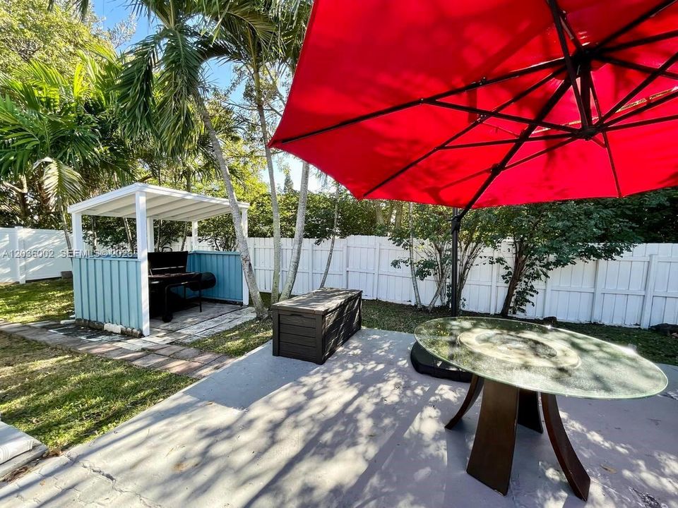 For Rent: $7,499 (4 beds, 3 baths, 2830 Square Feet)