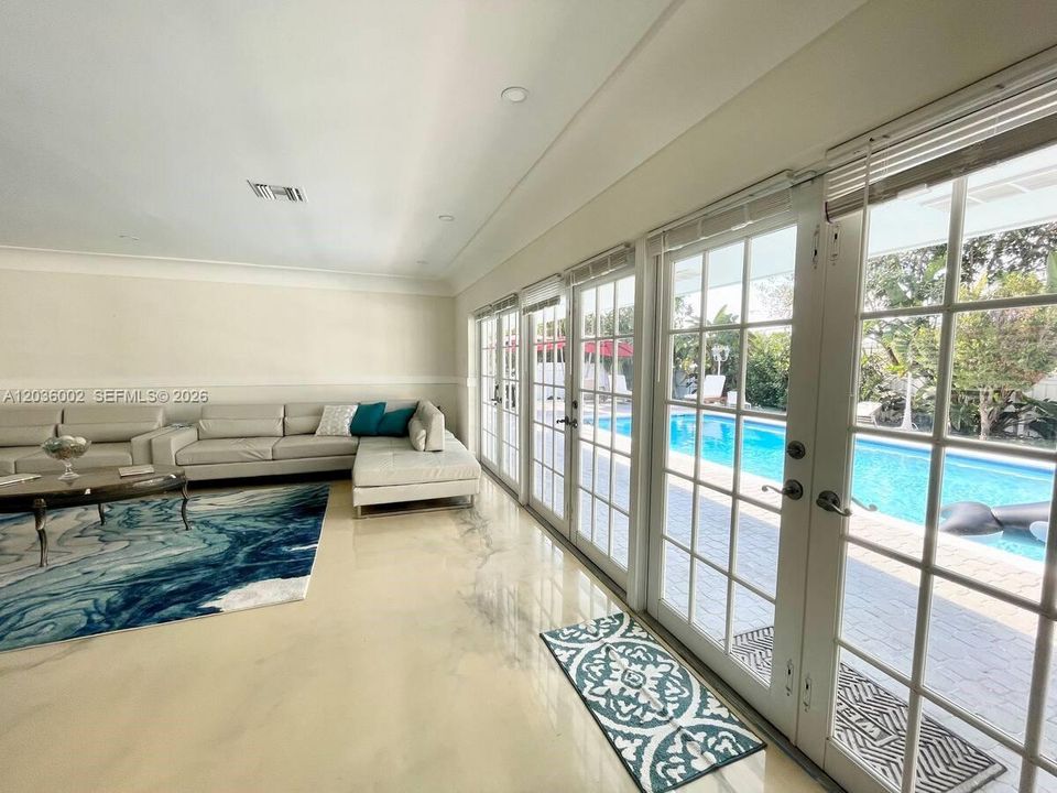 For Rent: $7,499 (4 beds, 3 baths, 2830 Square Feet)