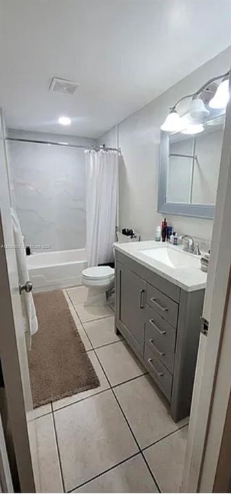 For Sale: $335,000 (2 beds, 2 baths, 998 Square Feet)