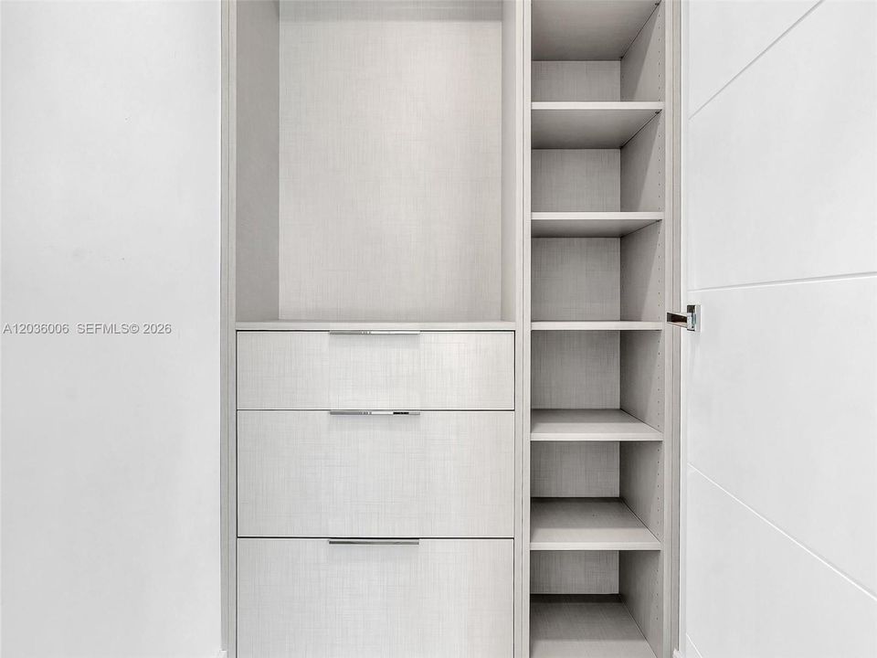 2nd Bed Closet