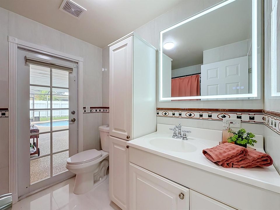 851 E Plantation Circle-103