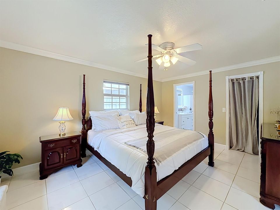 851 E Plantation Circle-70