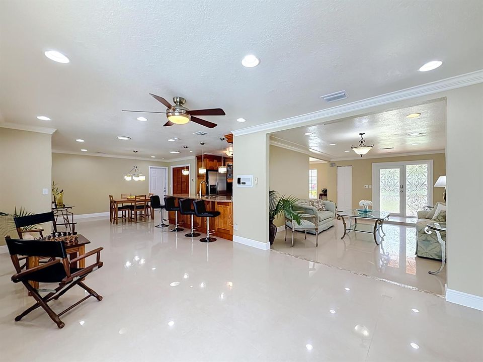 851 E Plantation Circle-37