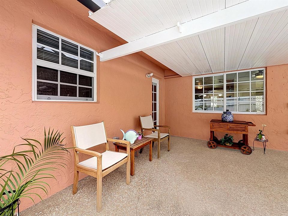 851 E Plantation Circle-108