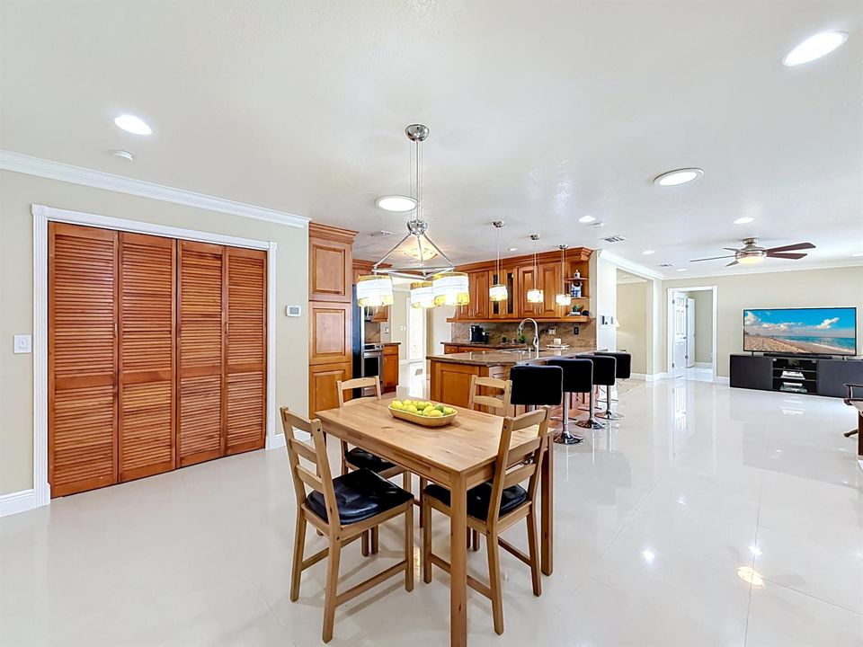 851 E Plantation Circle-48