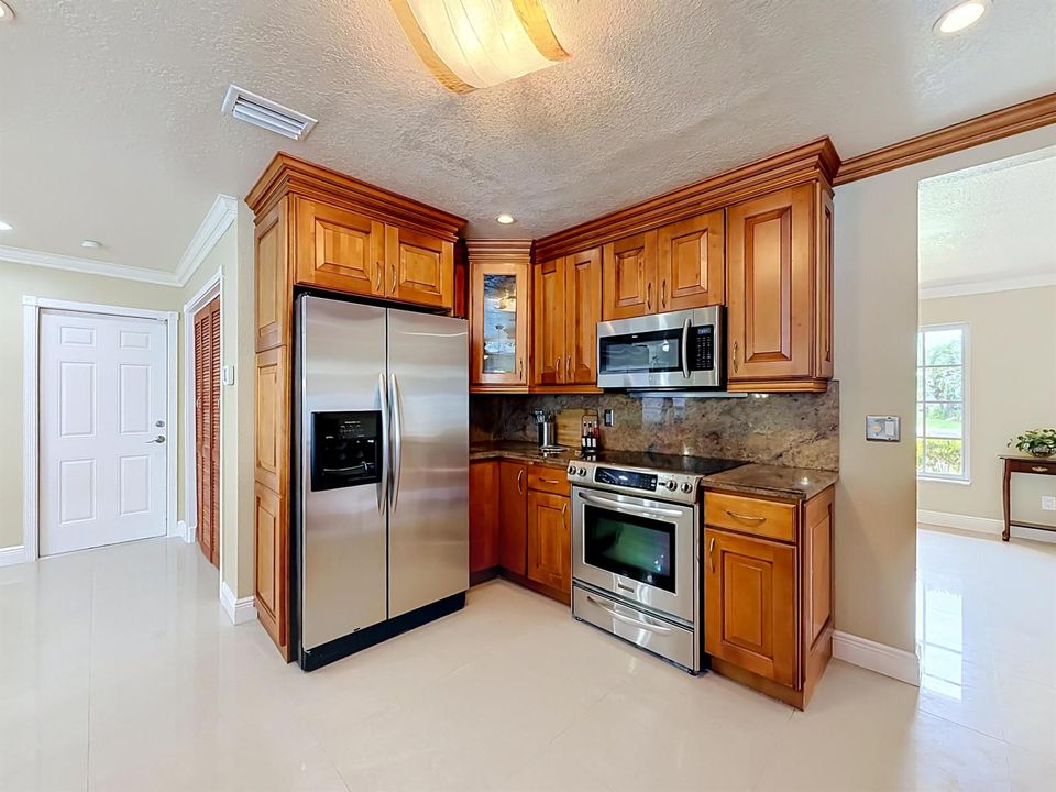 851 E Plantation Circle-54