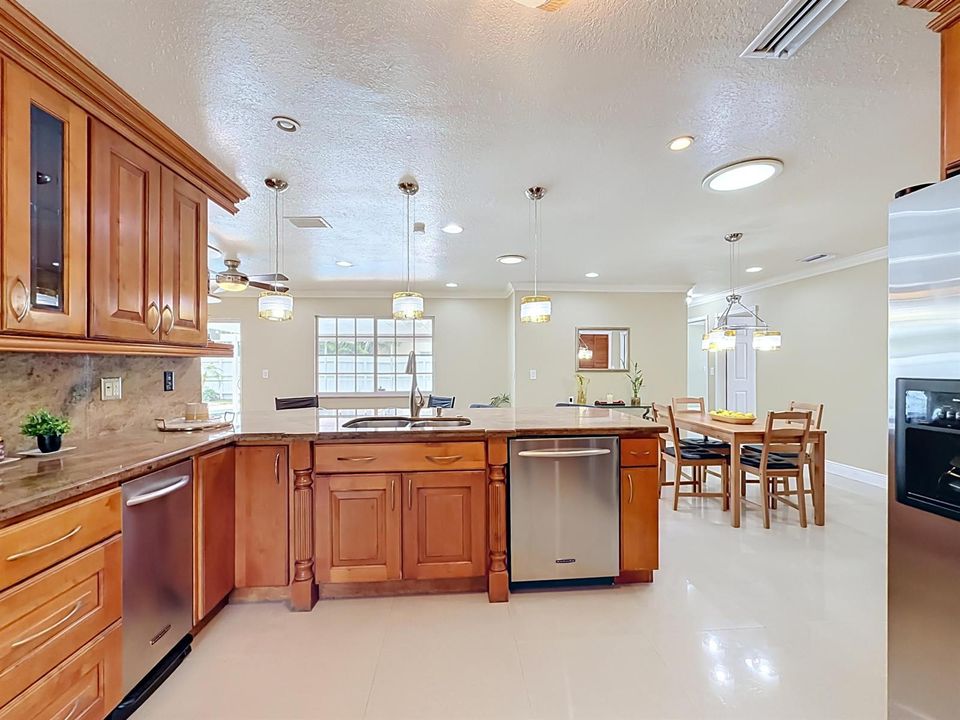 851 E Plantation Circle-59