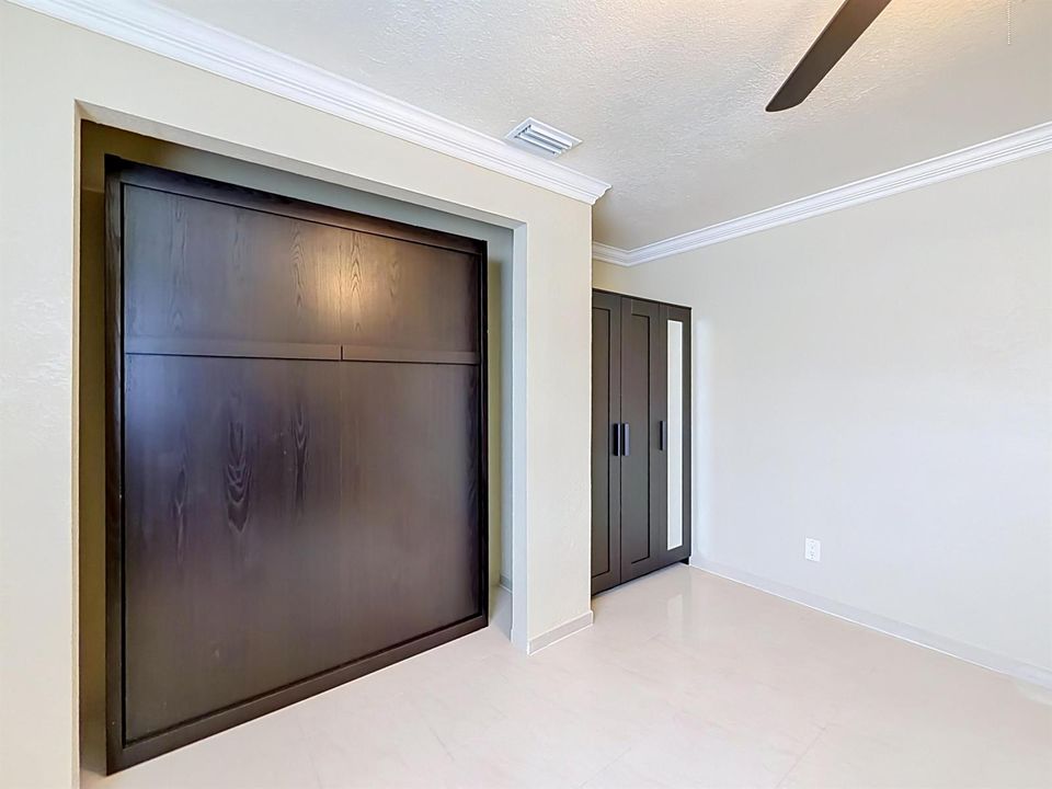 851 E Plantation Circle-66