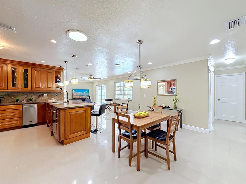 851 E Plantation Circle-50