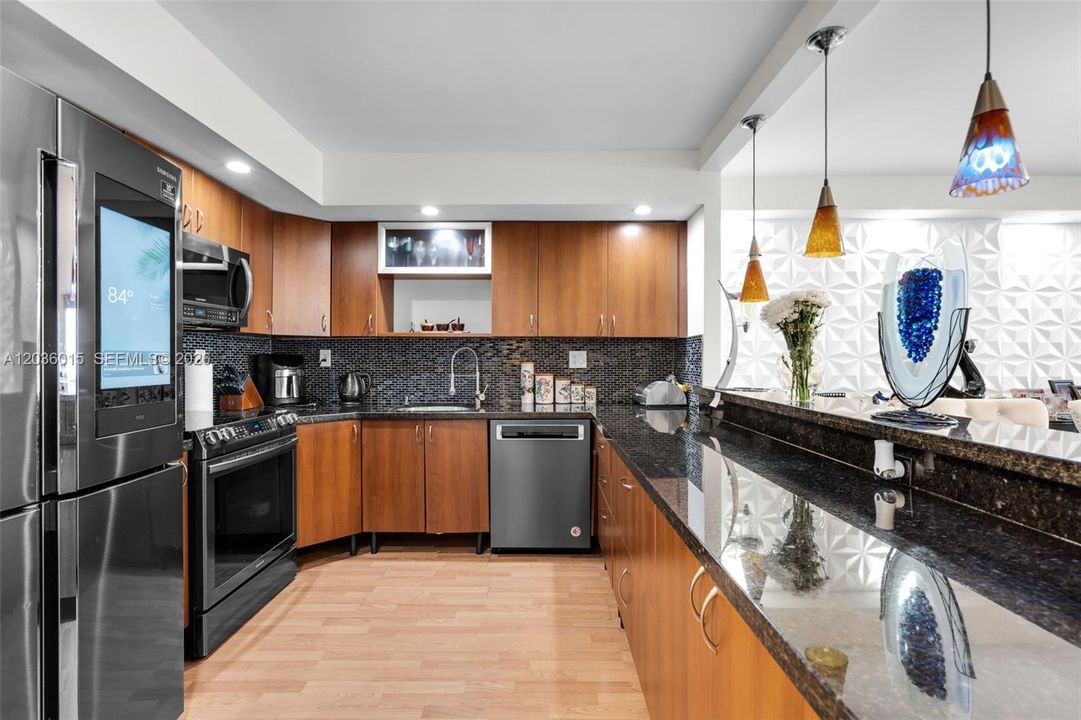 В аренду: $3,800 (1 спален, 1 ванн, 1060 Квадратных фут)