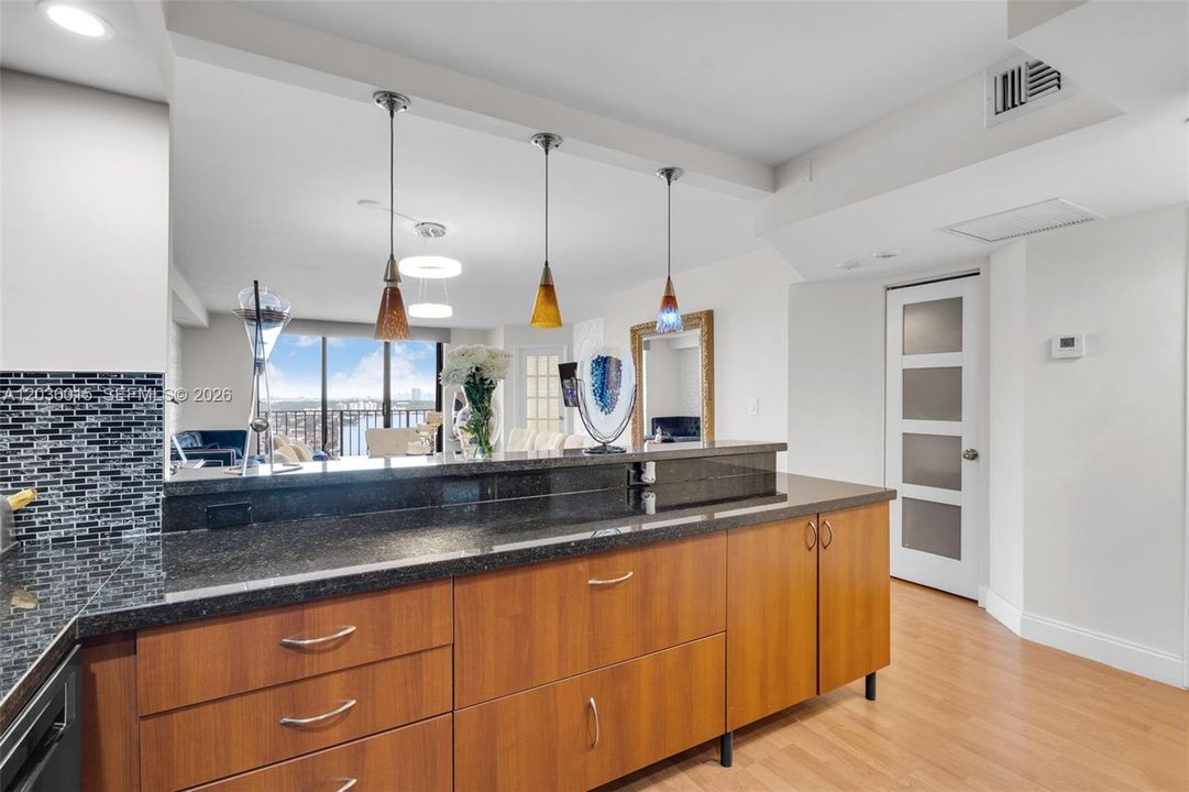 В аренду: $3,800 (1 спален, 1 ванн, 1060 Квадратных фут)
