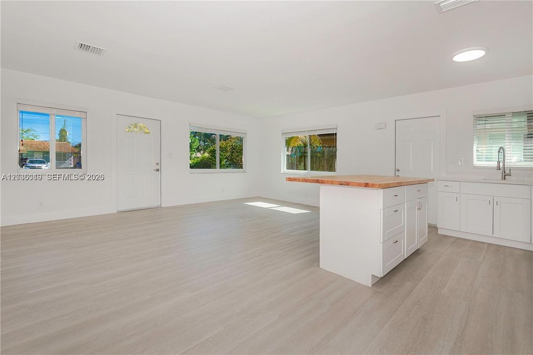 For Sale: $715,000 (0 beds, 0 baths, 2504 Square Feet)