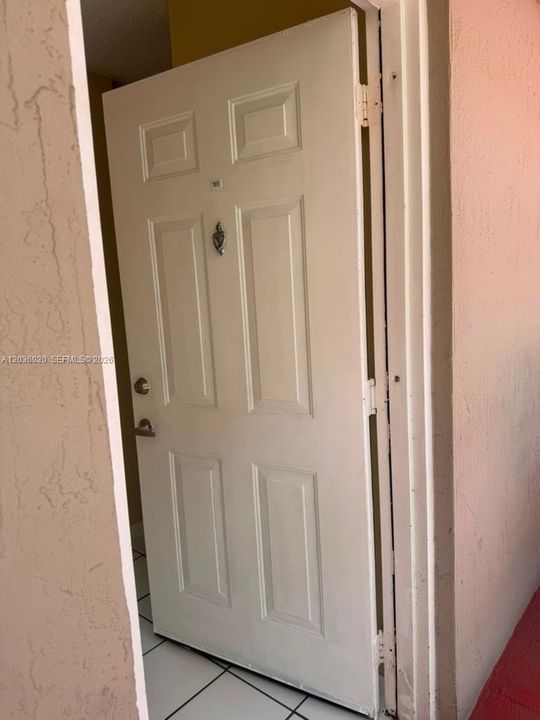 For Rent: $2,000 (2 beds, 1 baths, 714 Square Feet)