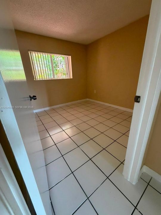 For Rent: $2,000 (2 beds, 1 baths, 714 Square Feet)