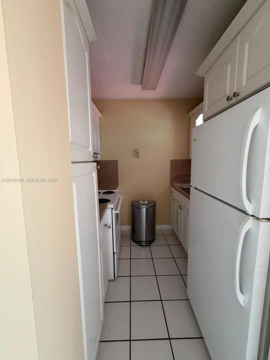 For Rent: $2,000 (2 beds, 1 baths, 714 Square Feet)