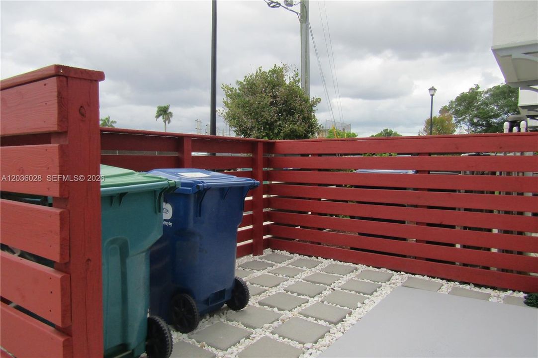 For Rent: $2,700 (3 beds, 2 baths, 1463 Square Feet)