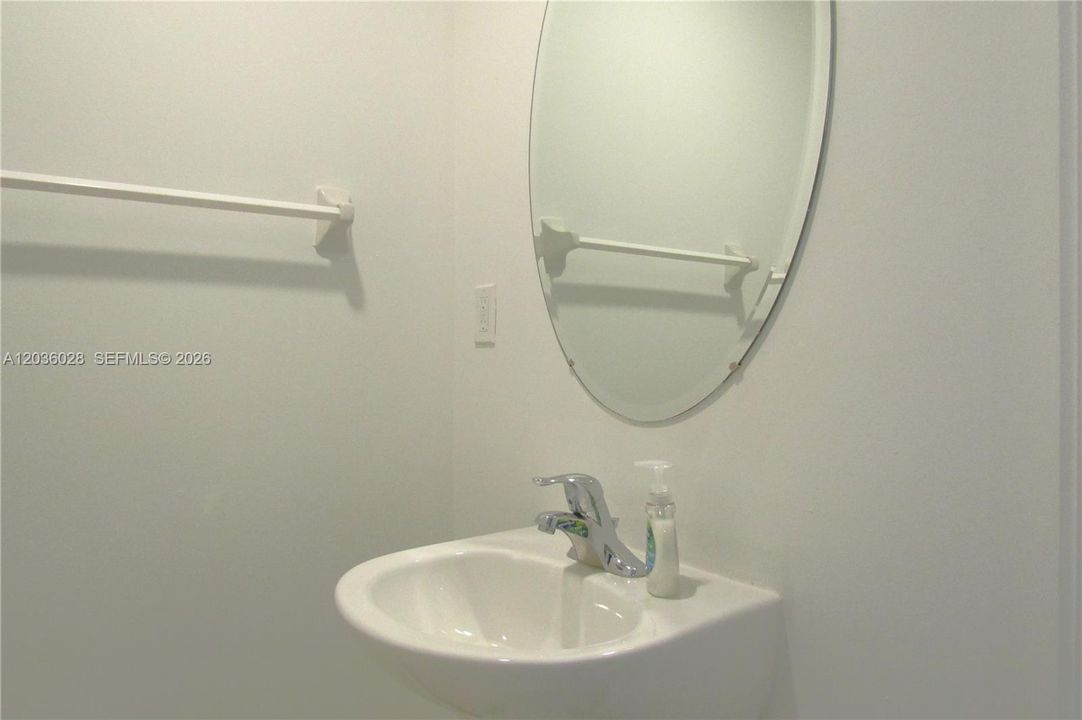 For Rent: $2,700 (3 beds, 2 baths, 1463 Square Feet)