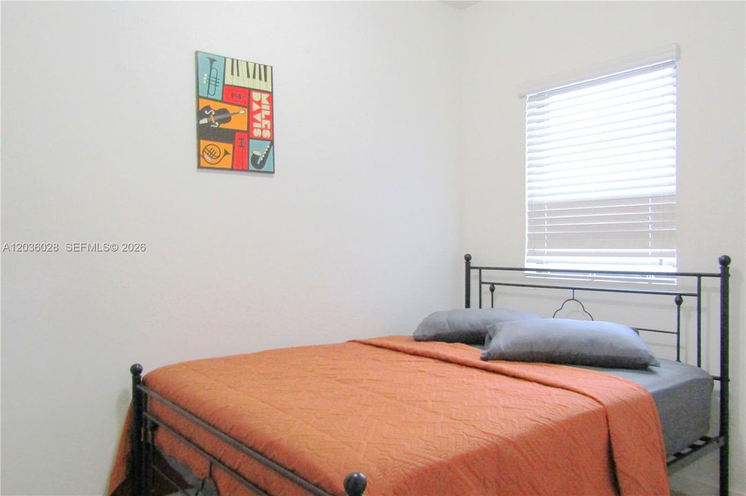 For Rent: $2,700 (3 beds, 2 baths, 1463 Square Feet)