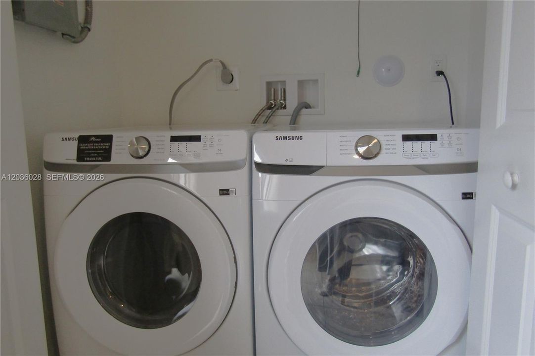 For Rent: $2,700 (3 beds, 2 baths, 1463 Square Feet)