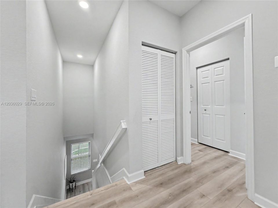 En Venta: $545,000 (3 camas, 2 baños, 1377 Pies cuadrados)