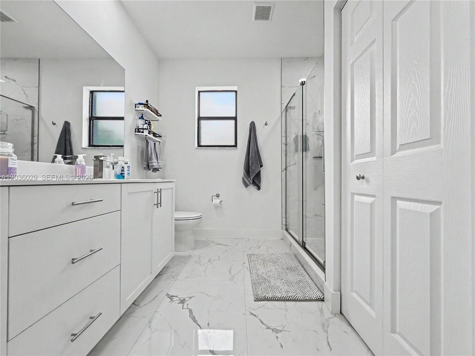 En Venta: $545,000 (3 camas, 2 baños, 1377 Pies cuadrados)