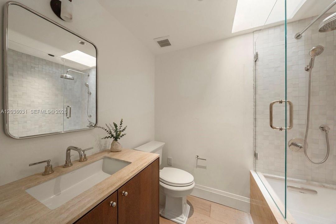For Sale: $9,995,000 (4 beds, 5 baths, 4062 Square Feet)