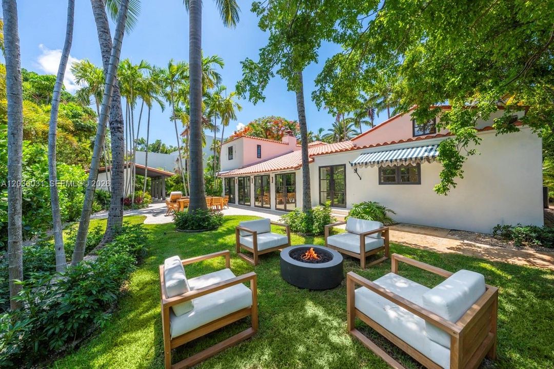For Sale: $9,995,000 (4 beds, 5 baths, 4062 Square Feet)