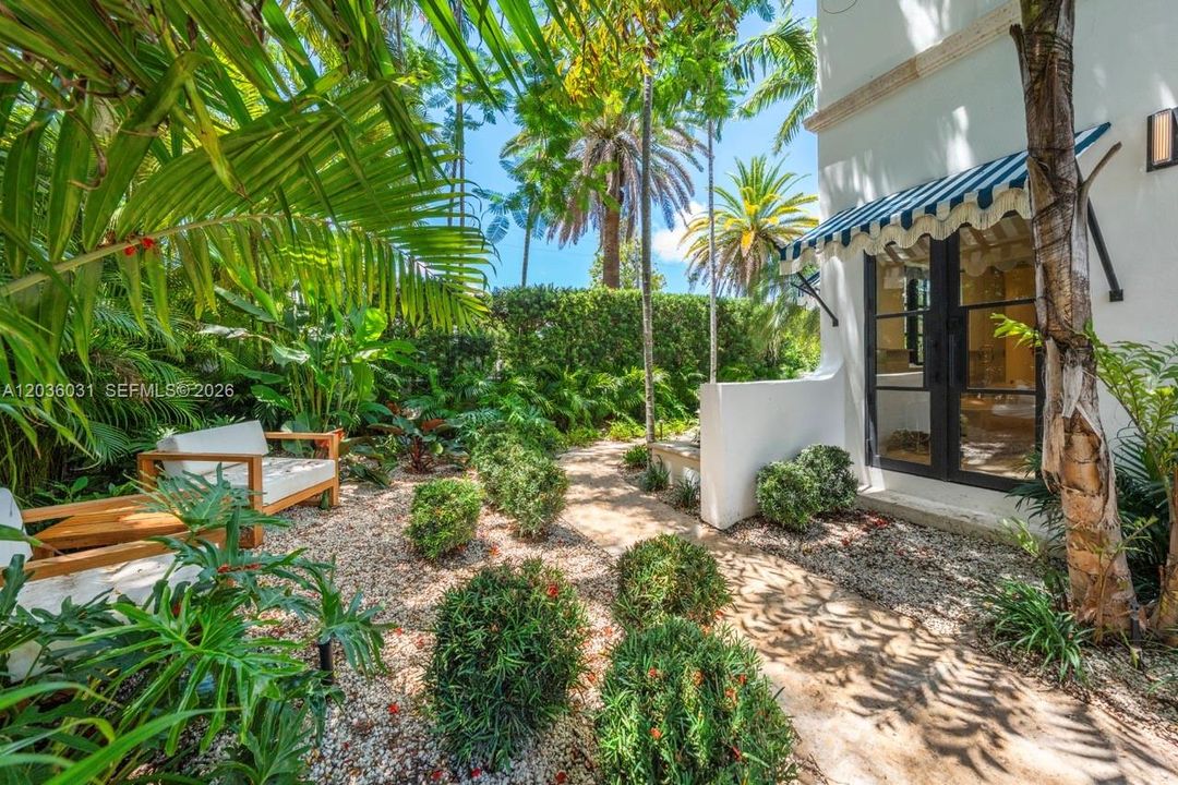 For Sale: $9,995,000 (4 beds, 5 baths, 4062 Square Feet)