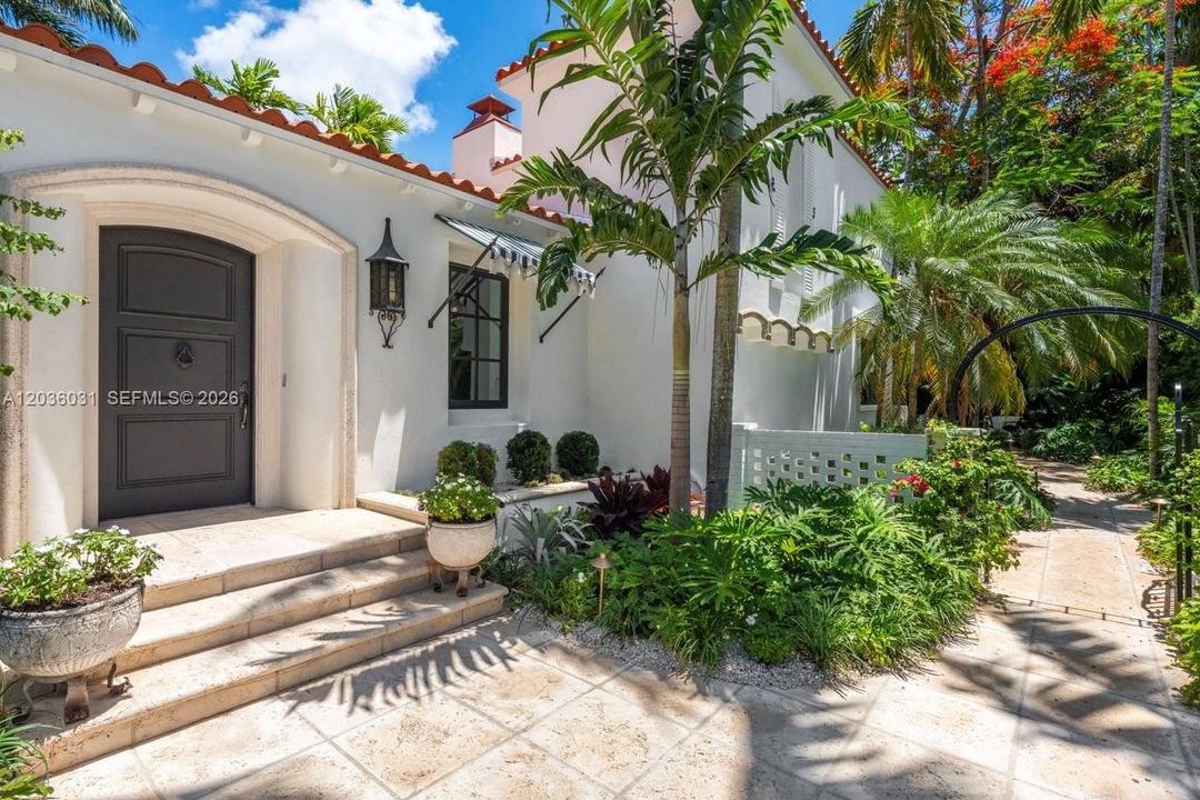 For Sale: $9,995,000 (4 beds, 5 baths, 4062 Square Feet)