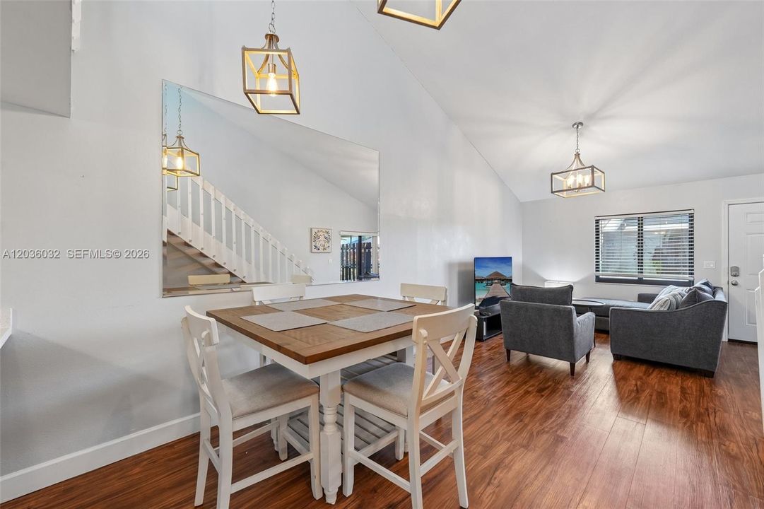 For Rent: $2,250 (2 beds, 2 baths, 1197 Square Feet)